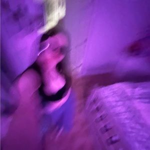 Meet your Posher, Ella